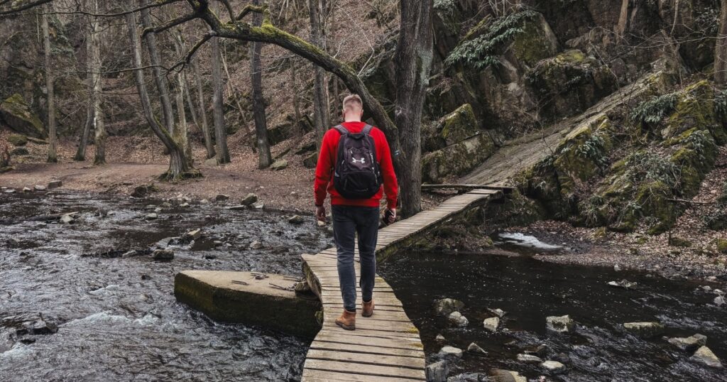 Lávka přes Skryjská jezírka
