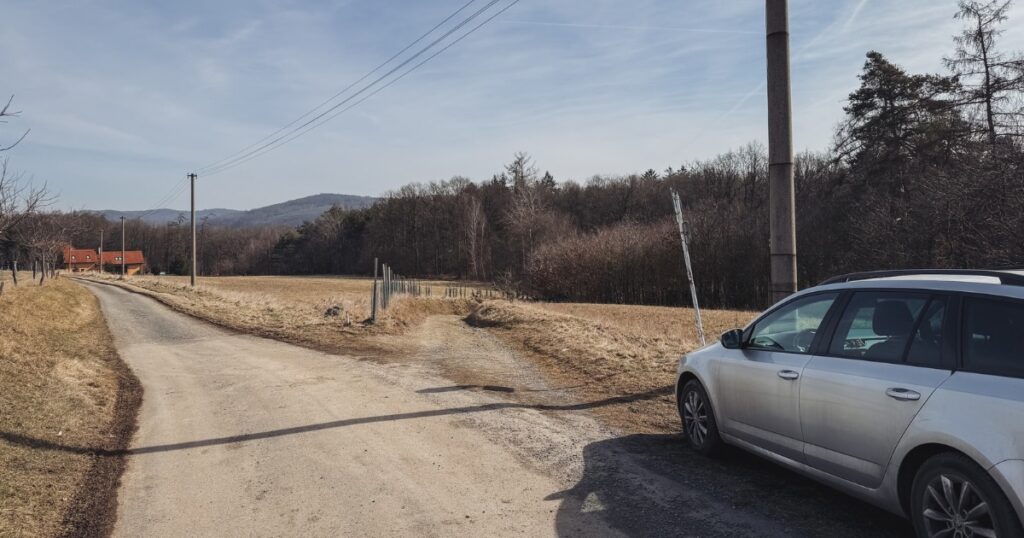 Parkování poblíž Čertovy skály