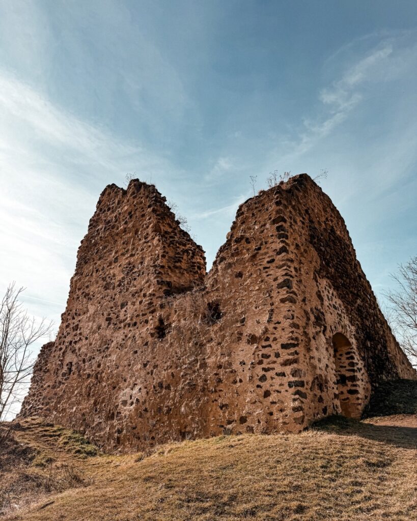 Trosky zříceniny hradu Týřov