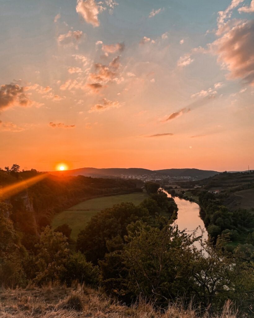 Západ slunce na vyhlídce Tetín