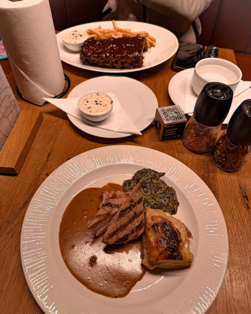 Oběd ve Steakgril